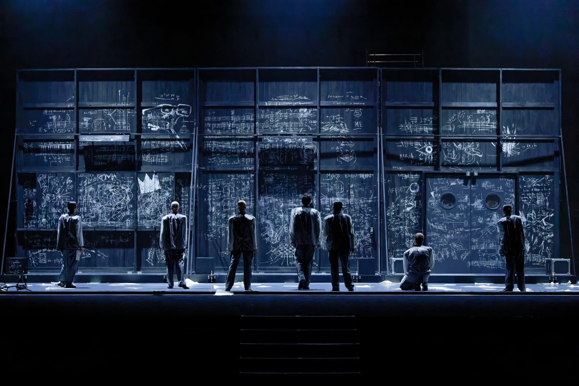 All'interno del Belgrade Dance Festival, Aterballetto danza Notte Morricone di Marcos Morau al Serbian National Theatre di Novi Sad.