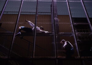 Mercoledì 2 luglio 2025 apriamo tre nuove repliche straordinarie di Santa: ore 19.30, ore 21.00, ore 22.15.