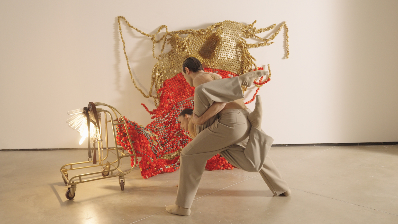 In occasione della mostra I Preferiti di Marino. Capitolo II – Opus Mundi, in programma dal 6 febbraio al 28 giugno 2026 al Centro Arti e Scienze Golinelli, Fondazione Golinelli promuove, in collaborazione con il Centro Coreografico Nazionale / Aterballetto, il progetto performativo “AN ECHO, A FRAME”, ideato dal coreografo Philippe Kratz.