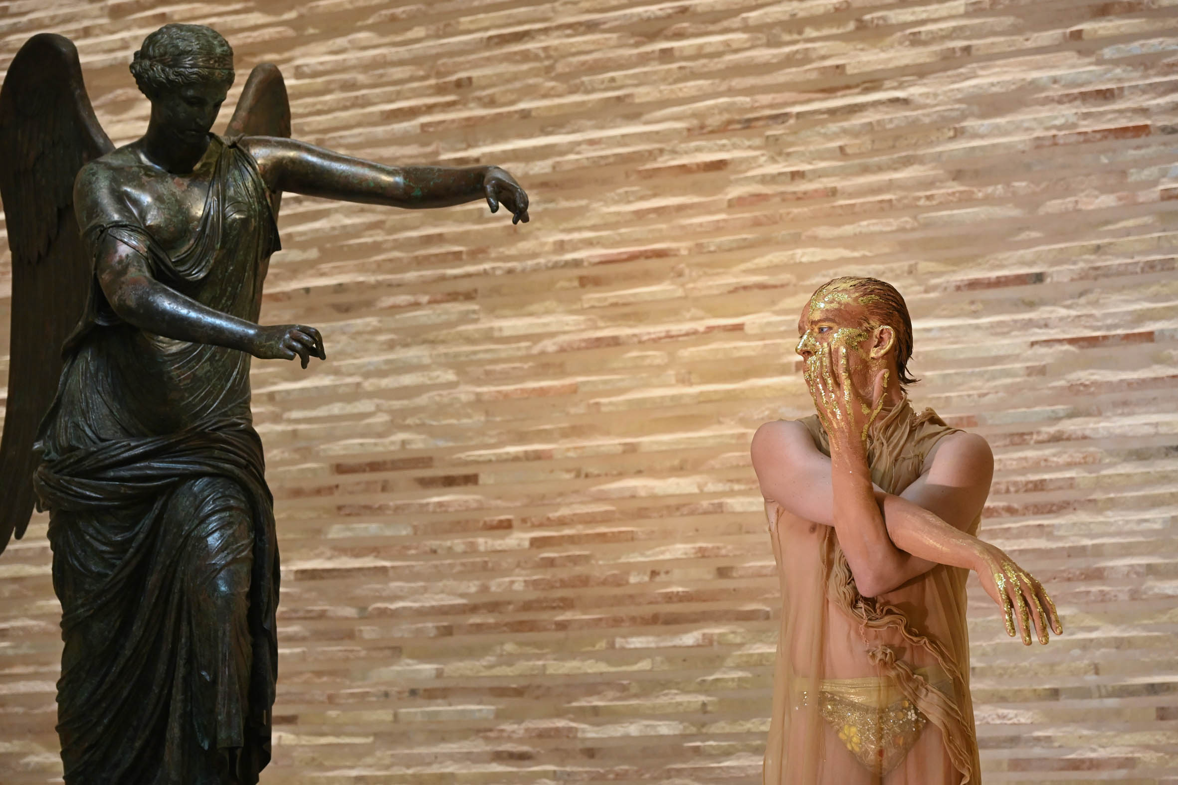 Danza e Tecnologia. Aterballetto per Brescia Musei. Progetto Double Reality.